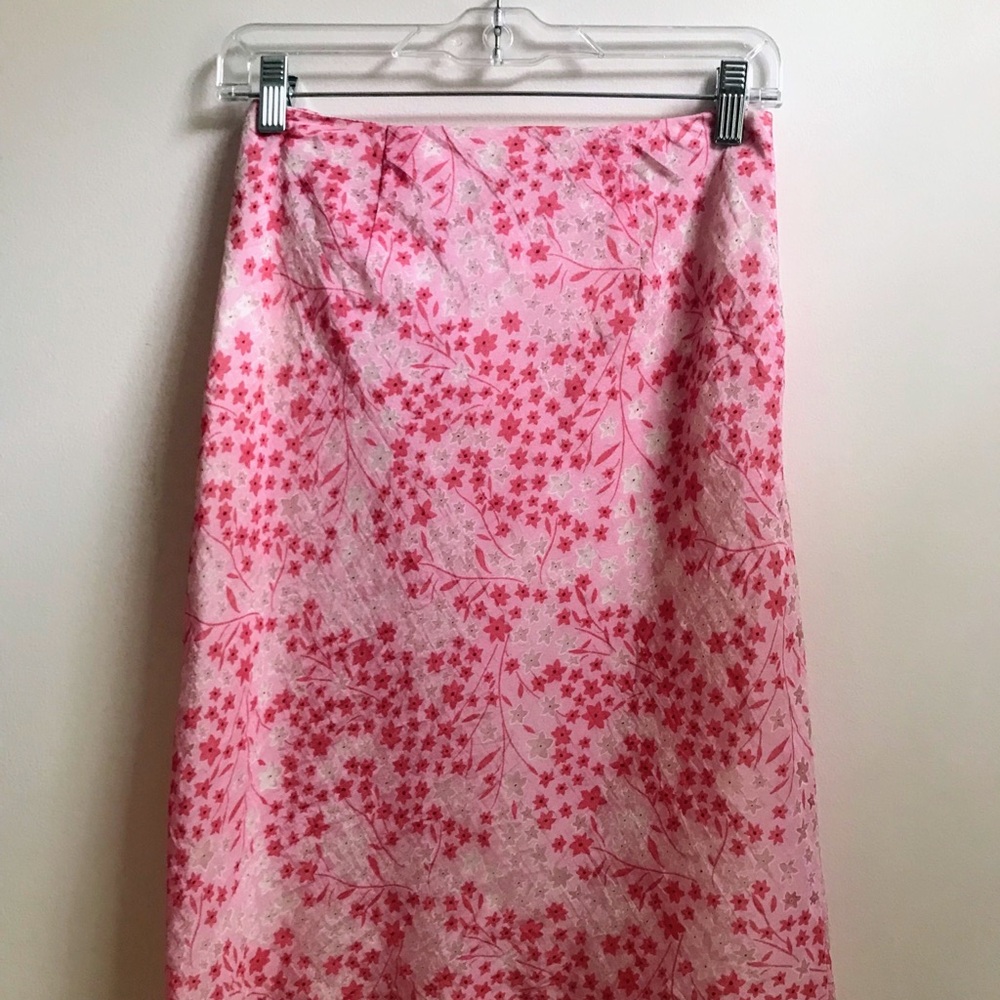 Pretty pink silky floral midi skirt.